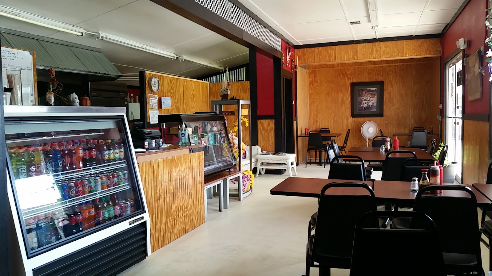 Rockin' Roadrunner dining counter and seating area